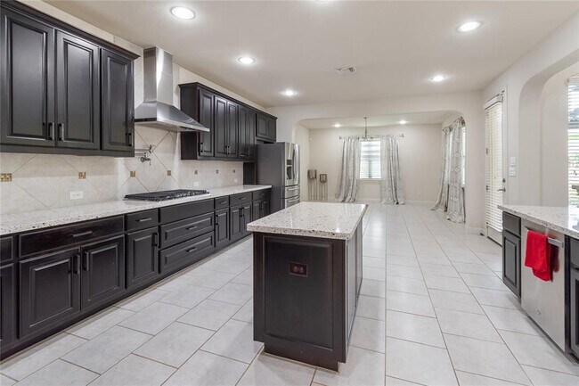 Building Photo - 3014 Paseo de Charros