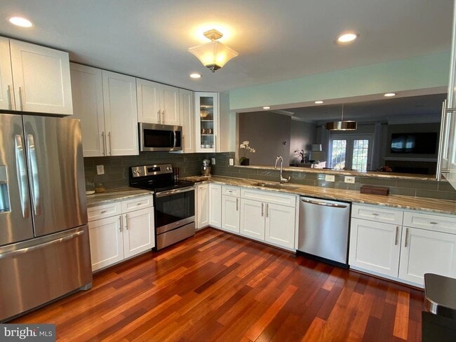Building Photo - 216 Gretna Green Ct