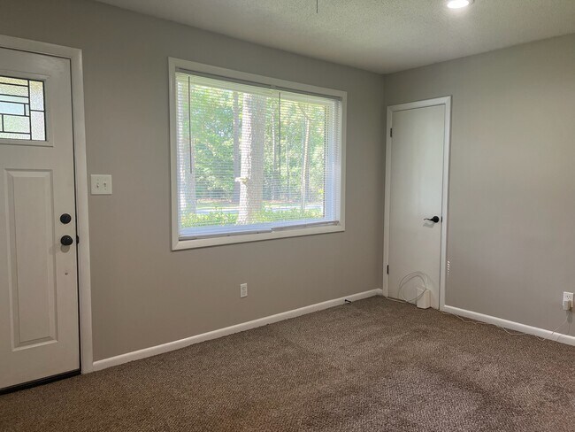 Building Photo - 2053 Mims Rd