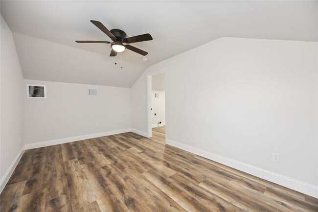 Building Photo - 3806 Zephyr St