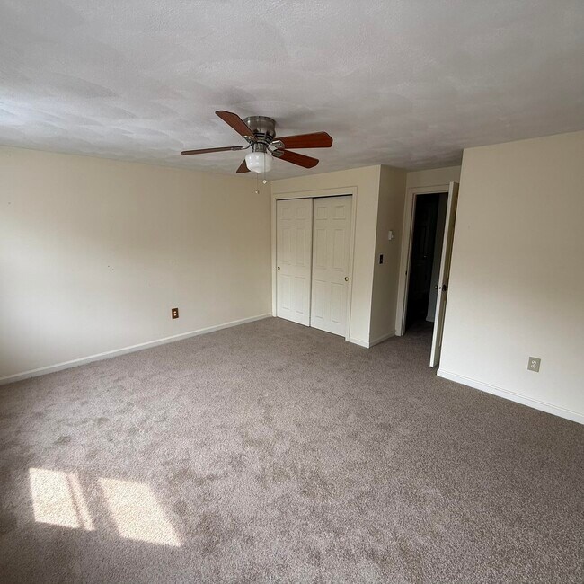 Building Photo - 59 Stonegate Ln