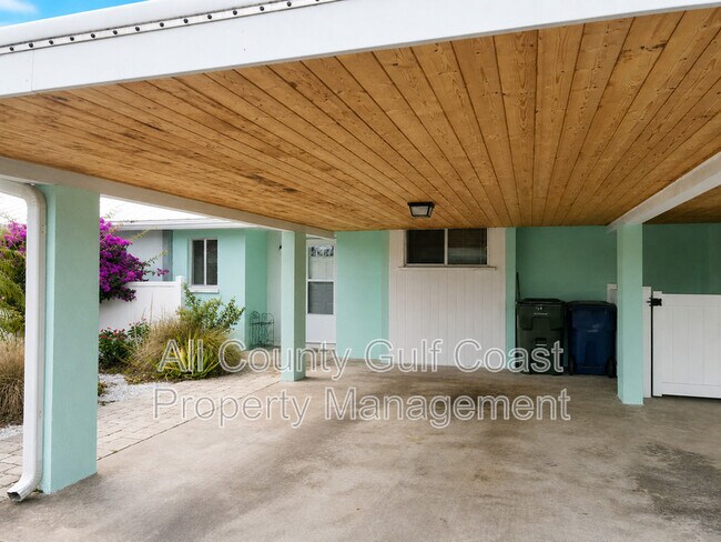 Building Photo - 325 Englewood Isles Pkwy