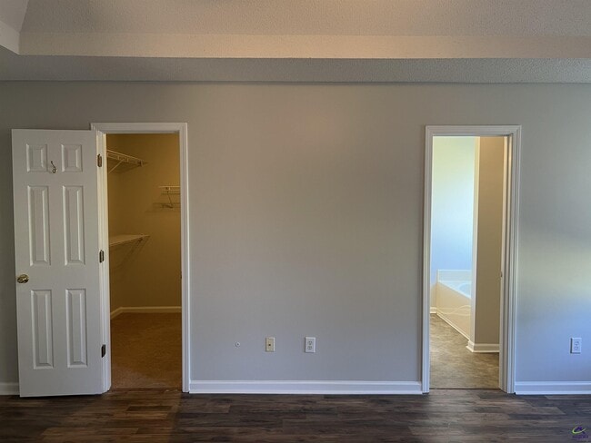 Building Photo - 103 Jessica Ct