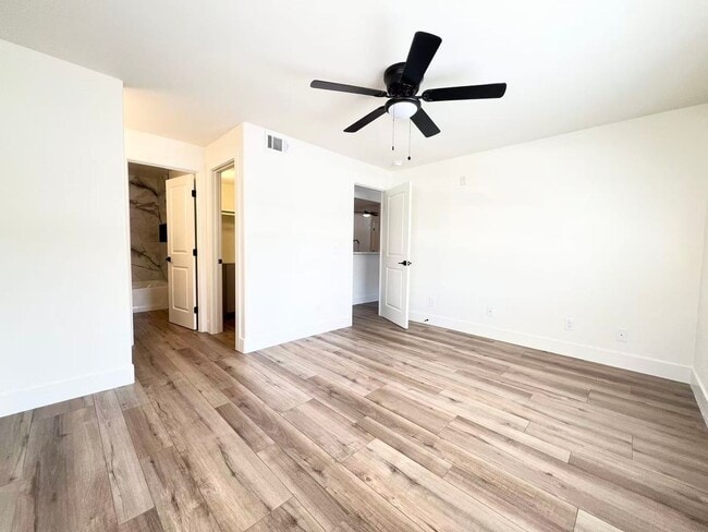 Building Photo - 230 Mission Catalina Ln