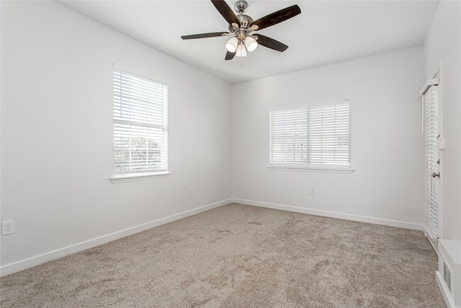 Building Photo - 4713 Virginia Ave