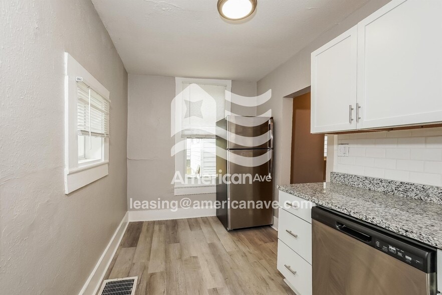 Building Photo - 902 Bye St