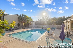 Building Photo - 8702 Village Dr