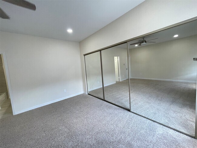 Building Photo - 640 Wilcrest Dr