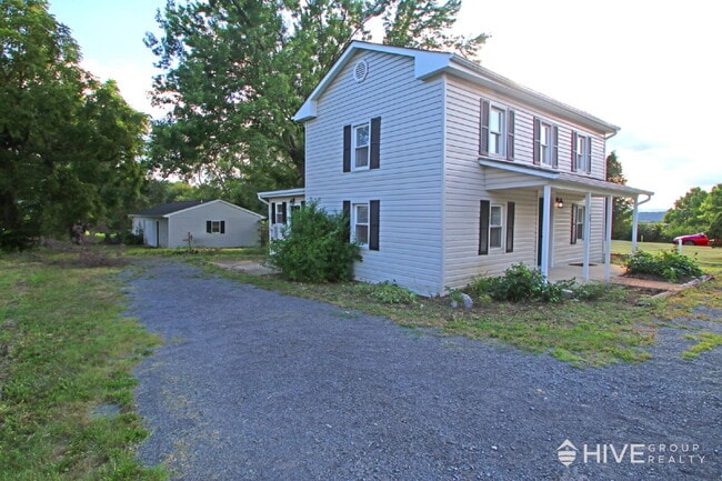 Building Photo - Fully Remodeled Home with Detached Garage ...