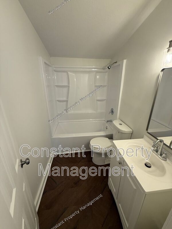 Building Photo - 4047 Pershing Ave
