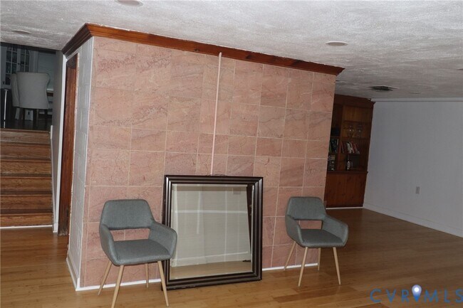 Building Photo - 515 Danray Dr