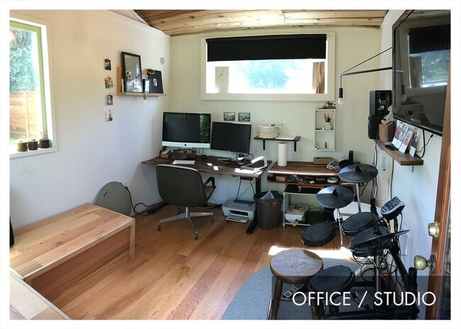 Building Photo - Beautiful Portland Bungalow 3bd/1bath, lar...