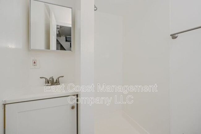 Building Photo - 717 W Lanvale St