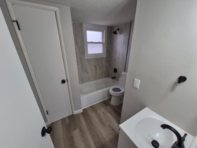 Building Photo - 2345 Teakwood Manor Dr