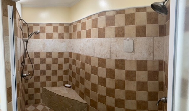 Master Bath Dbl Shower - 414 Centre St