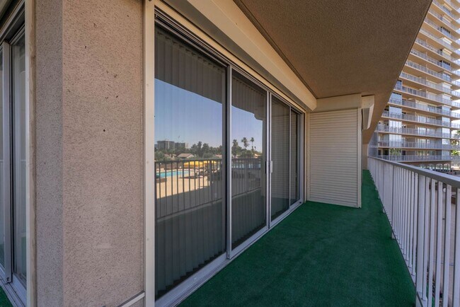 Building Photo - 3111 Bel Air Dr
