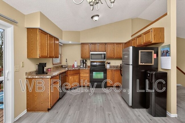 Building Photo - 260 Windfield Pkwy