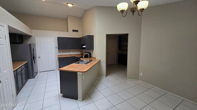 Building Photo - 6320 W Shaw Butte Dr