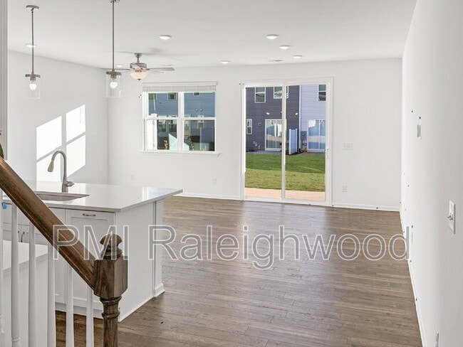 Building Photo - 135 Siebold St