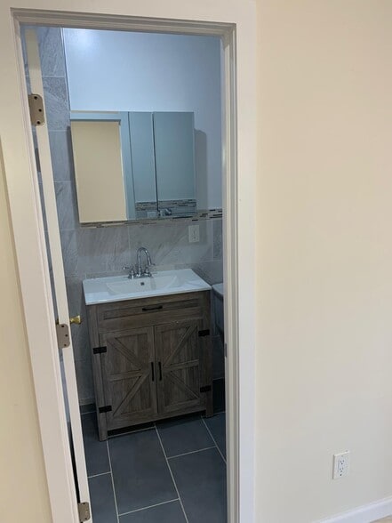 bathroom etc.. - 3132 82nd St