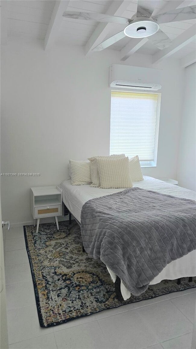 Building Photo - 6550 SW 26th St