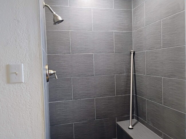 Building Photo - 322 Enchanted Way