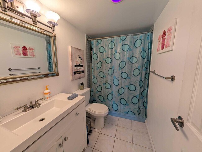 Building Photo - 1470 NE 125th Terrace