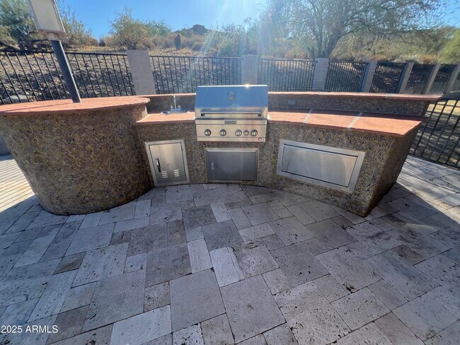 Building Photo - 15230 N Blackbird Dr