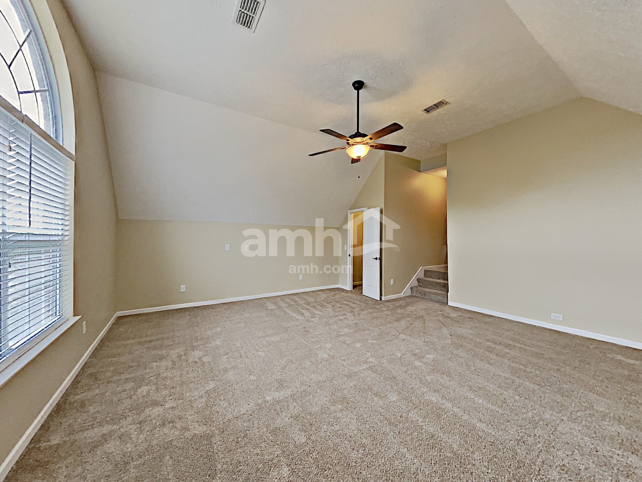 Building Photo - 8013 Mandan Dr