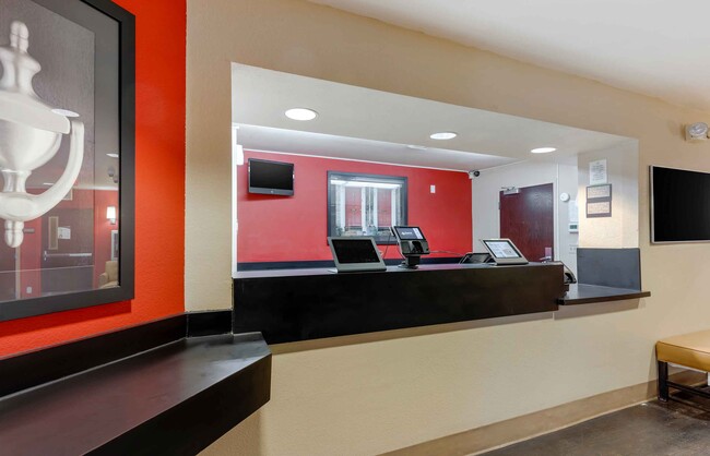 Building Photo - Furnished Studio-St. Louis - Airport - Cen...