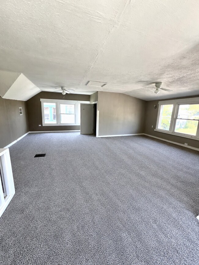 Building Photo - 1000 Kammer Ave
