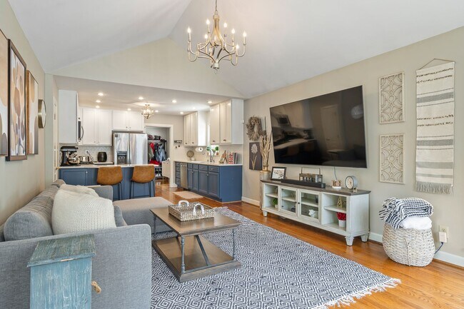 Building Photo - Charming St. Matthews Ranch