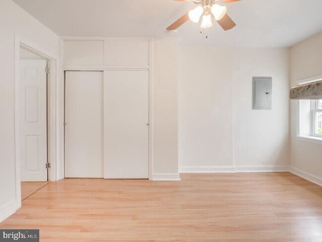 Building Photo - 4639 Umbria St