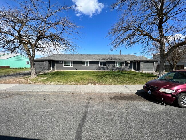 Building Photo - 1219 Arlington Dr