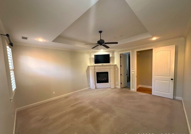 Building Photo - 5 Bedroom /4 Bath House in LAKELAND!!!