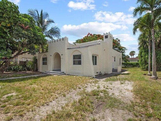 Building Photo - 1210 Sesame St