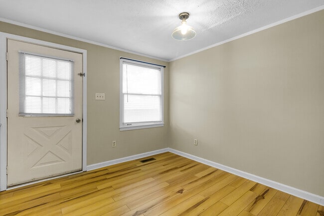 Building Photo - 338 River Walk Dr