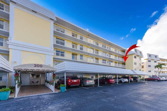 Primary Photo - 300 John F Kennedy Dr