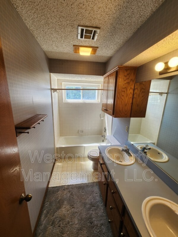 Building Photo - 3220 Duvall Dr