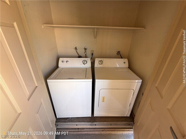 Building Photo - 4450 Sandy River Dr