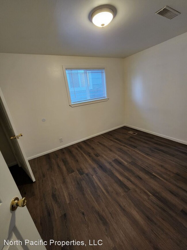 Building Photo - 4 br, 1 bath House - 10811 55th Ave S