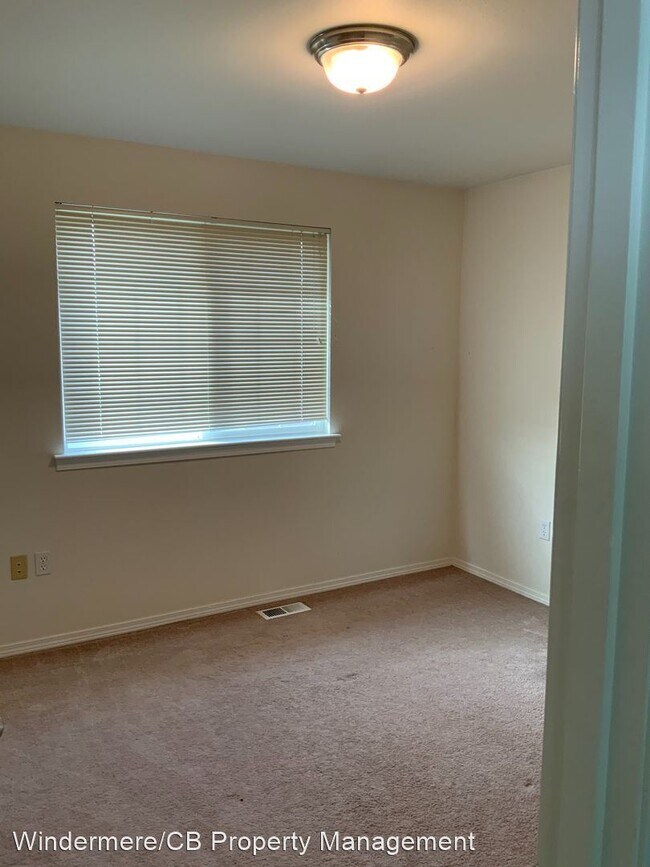Building Photo - 3 br, 3 bath House - 89 1st Circle