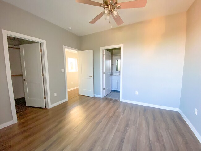 Building Photo - 844 Tijeras Ave NW