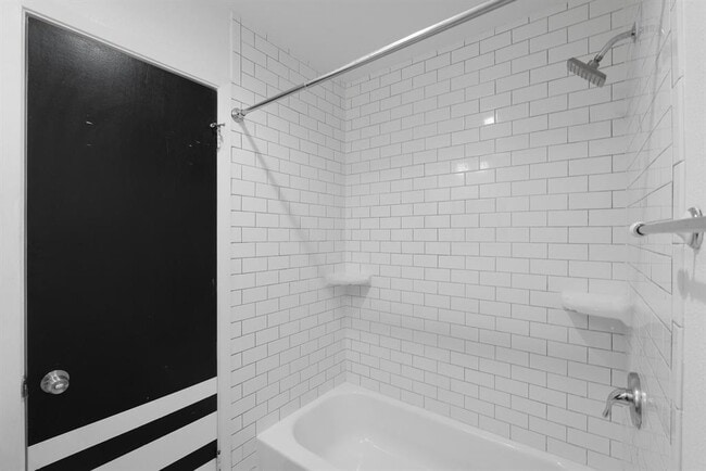 Building Photo - 508 Harway Ct