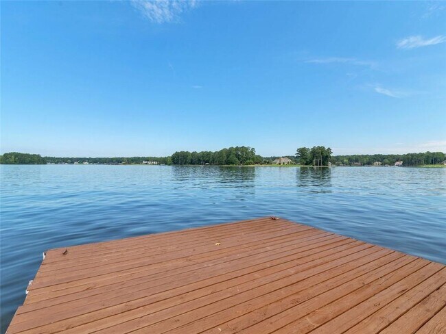 Building Photo - 3258 S Bay Dr
