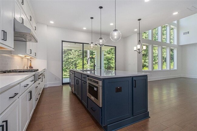 Building Photo - 7043 Foundry Dr