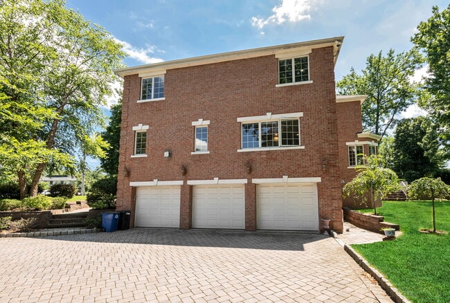 Building Photo - 38 Overlook Rd