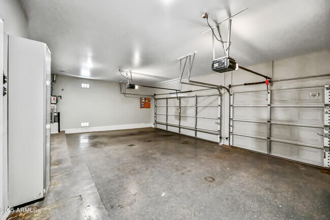 Building Photo - 839 S Adam Wy