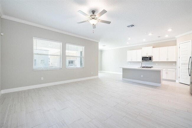 Building Photo - 7706 S Shamrock Rd