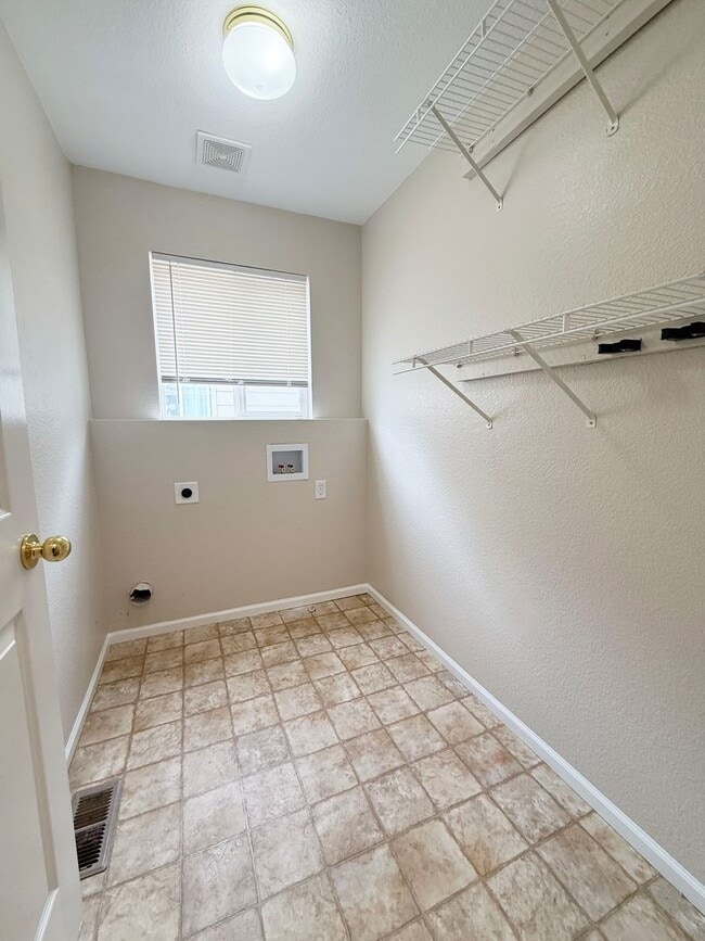 Building Photo - Updated, Clean and Spacious 2-Story with 3...